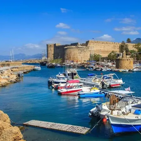 Atlantis Loft Beachfront Penthouse Access Sea And Montainview Apartmán Agios Nikolaos (Famagusta)